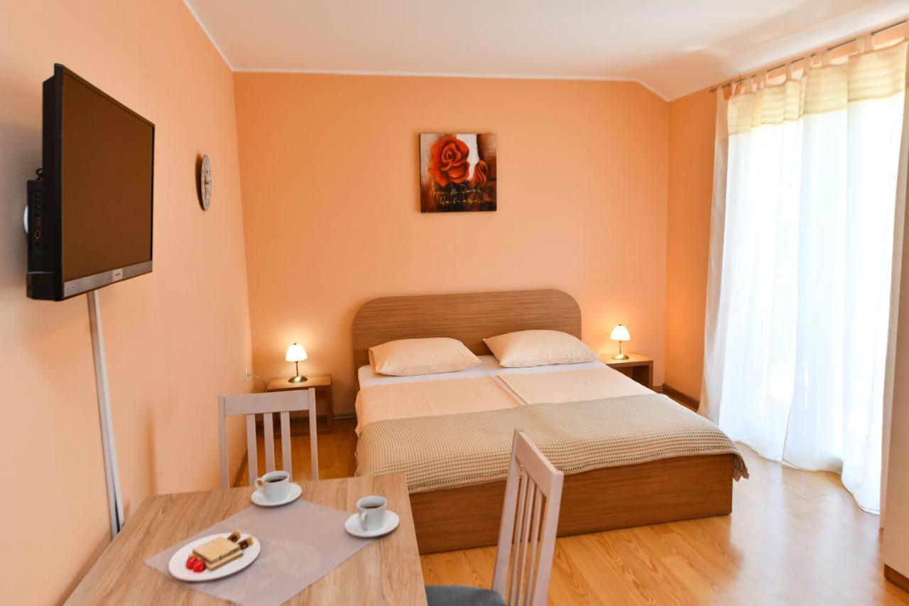 Apartments Vila Miranda Vodice Extérieur photo